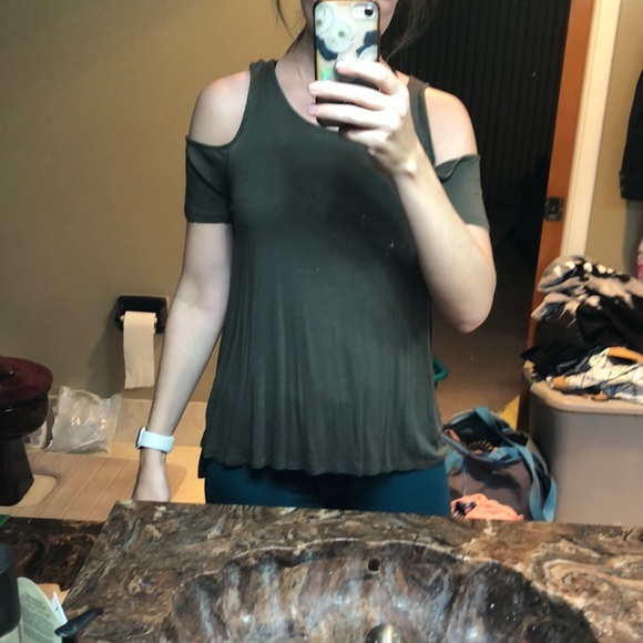 Hippie Rose Tops - Open shoulder‎ top